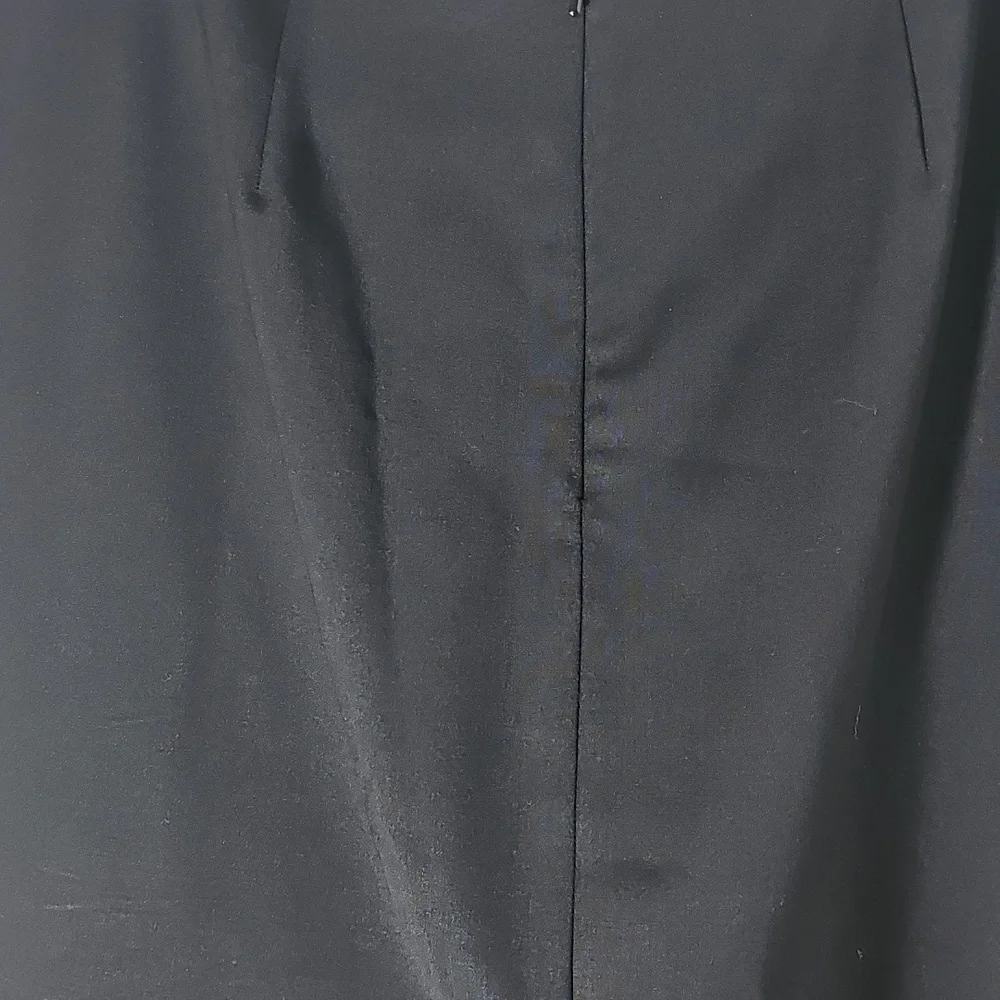 Talbots Black Pencil Skirt. Size 8. Rear Zipper. 87% Wool‎ 9%nylon 4% Spandex